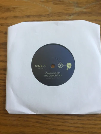 The Zutons - Creeping on the Dancefloor (7", Single, Ltd, Blu) (M / M) - Image 5